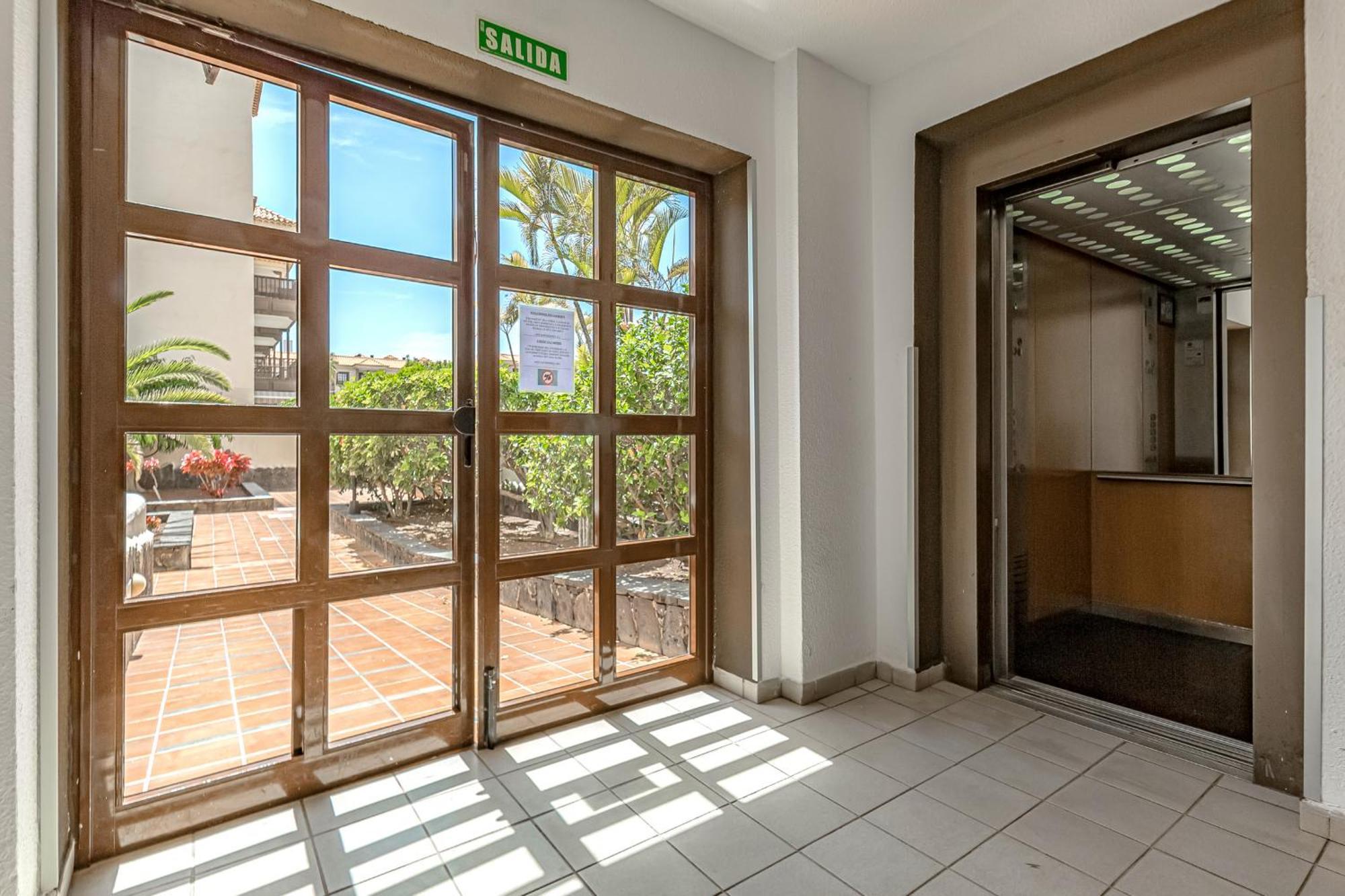 Atlantis 3 One Bedroom, Sea Front, In Complex With Pool Costa Del Silencio Kültér fotó